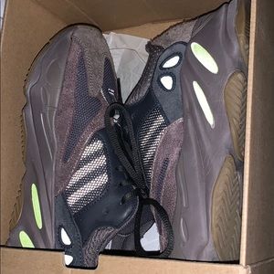 Yeezy boost 700 (Mauve)